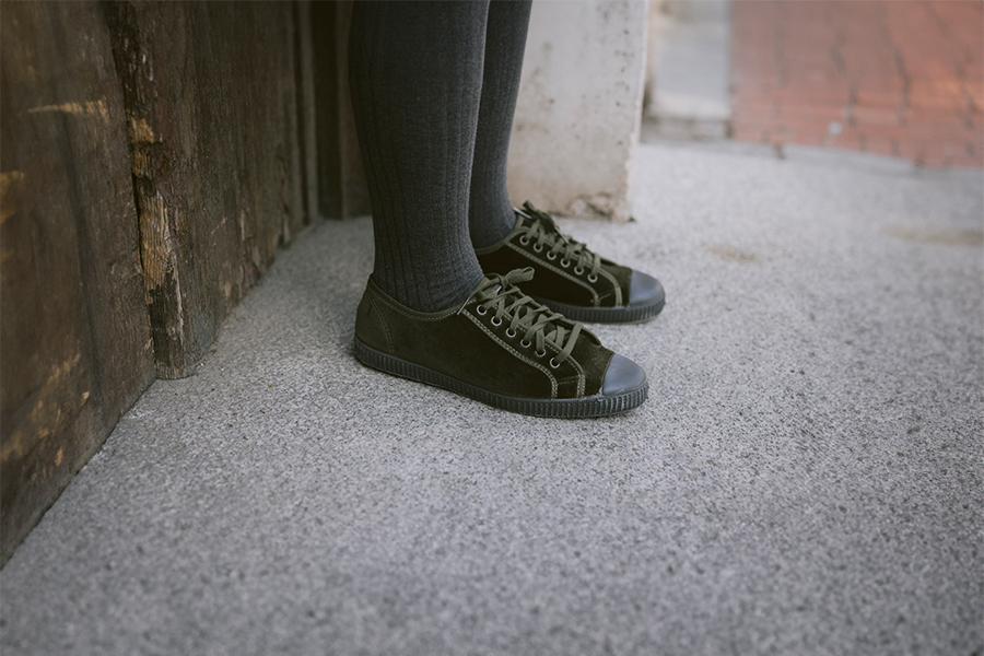 Scarpe velluto con lacci