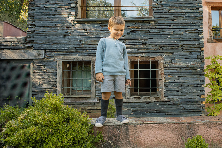 Sneakers in velluto a coste con puntale in gomma e doppia chiusura