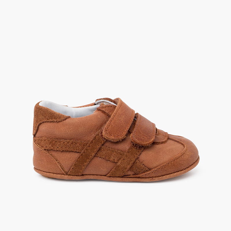 Scarpe neonato sportive con chiusure aderenti Cammello