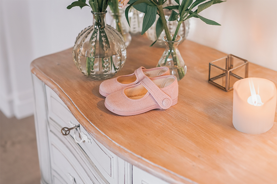 Ballerine con cinturino in lino bottone decorativo