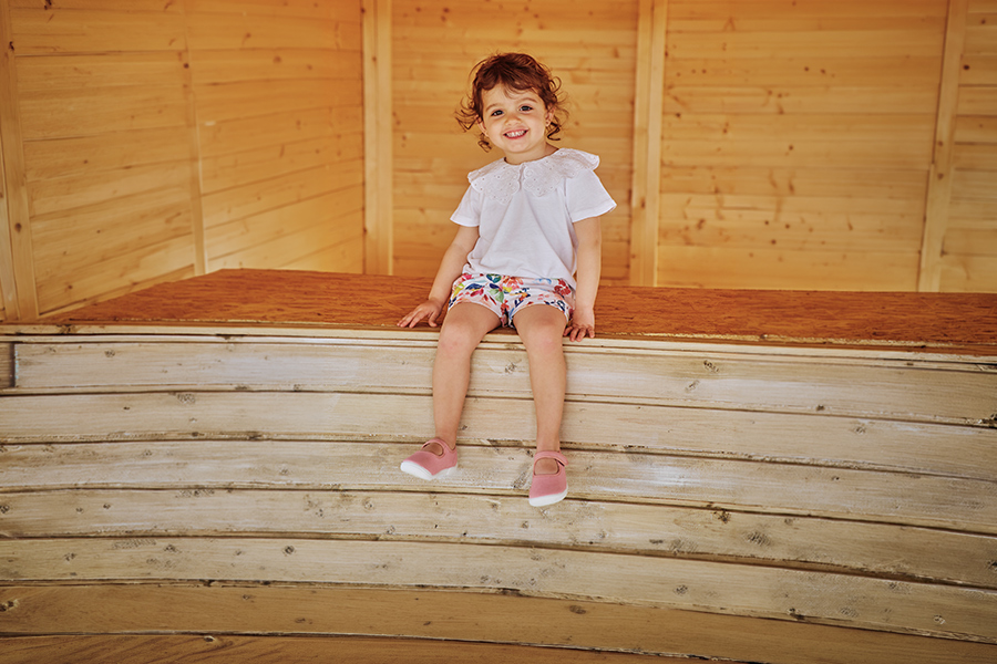 Ballerine con cinturino barefoot chiusura a strappo suola bianca
