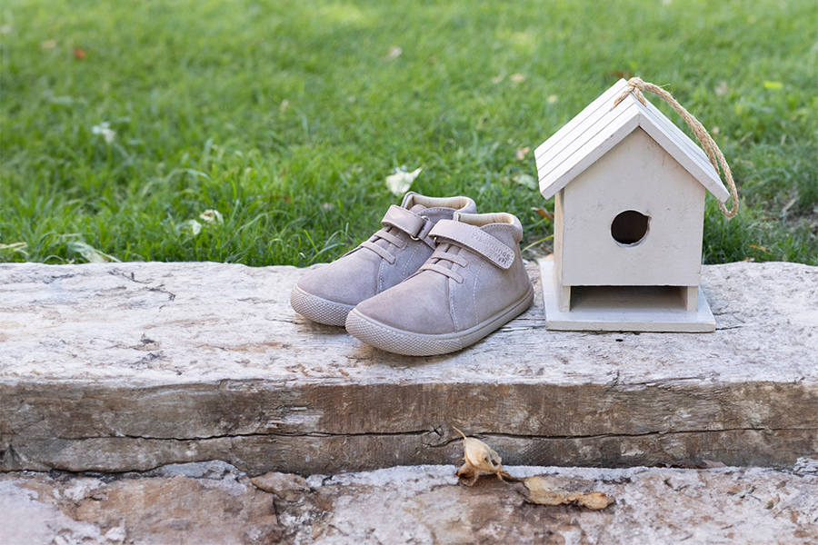 Stivaletti barefoot pelle scamosciata cinturino pelle e lacci