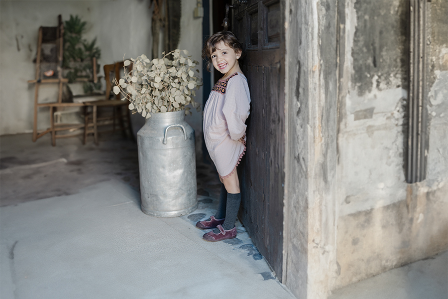 Ballerine con cinturino barefoot velluto punta gomma