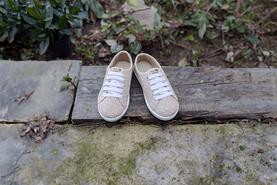 Sneakers lacci bambina fiori