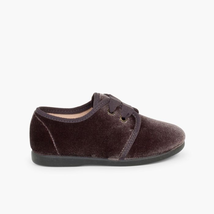 Scarpa di velluto con lacci